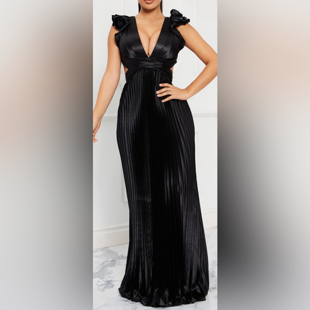 Fashion Nova SUN KISSED NIGHTS SATIN MAXI DRESS - BLACK - S